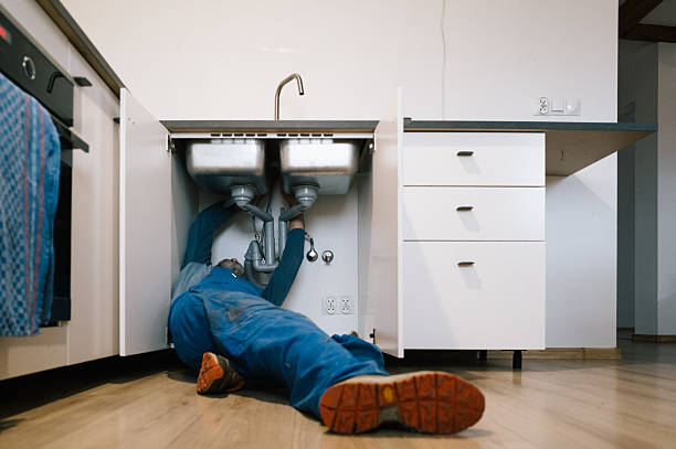 Professional Leak Detection technician working in Smithtown, NY